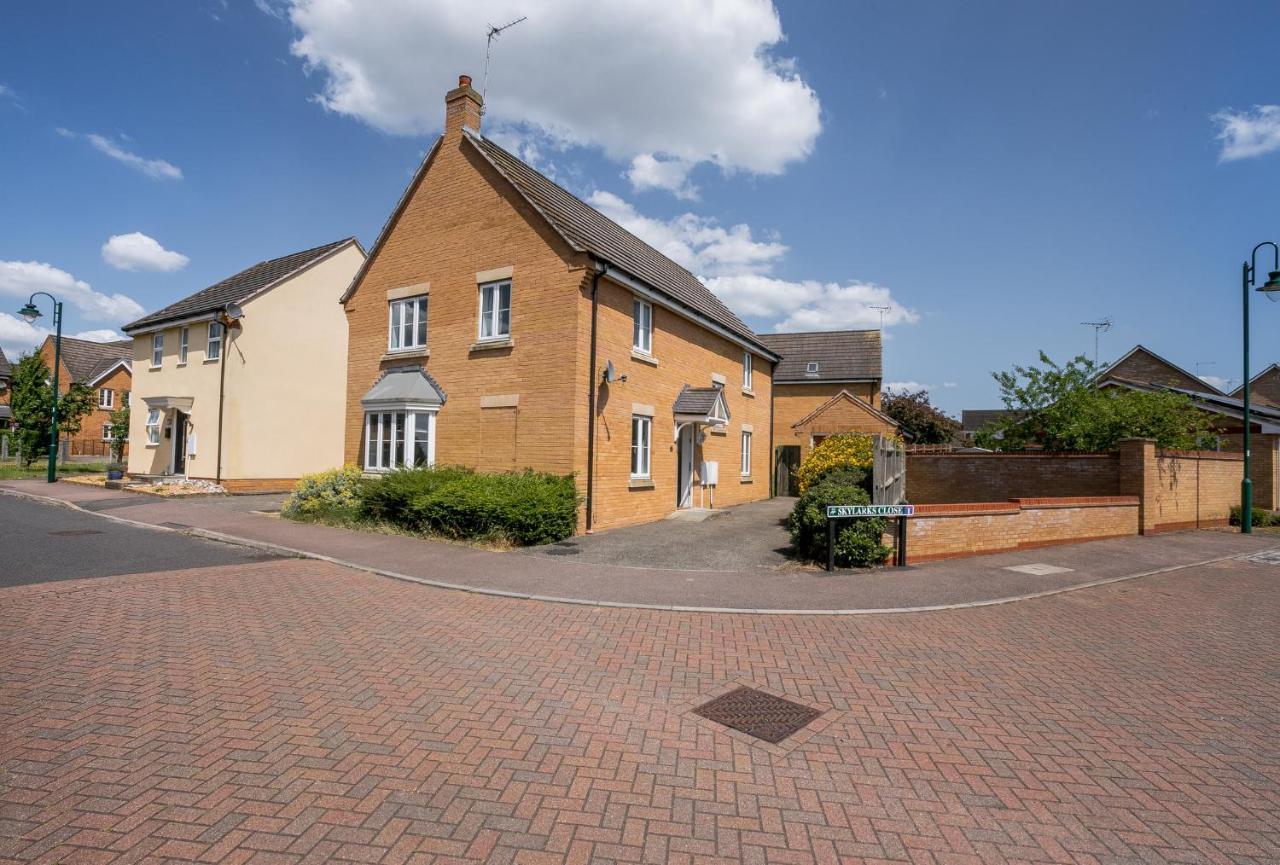 Kvm - Highclere House For Large Groups With Parking By Kvm Stays Hampton Esterno foto